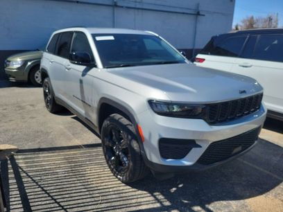 Used 2023 Jeep Grand Cherokee Altitude