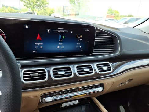 New 2026 Mercedes-Benz GLS 450 4MATIC image 19