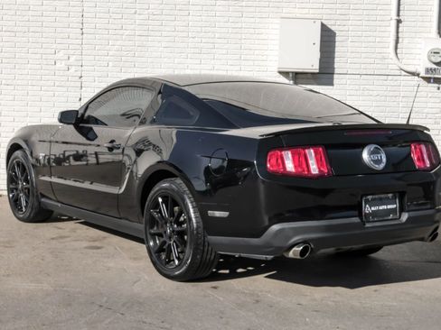 Used 2010 Ford Mustang GT image 9
