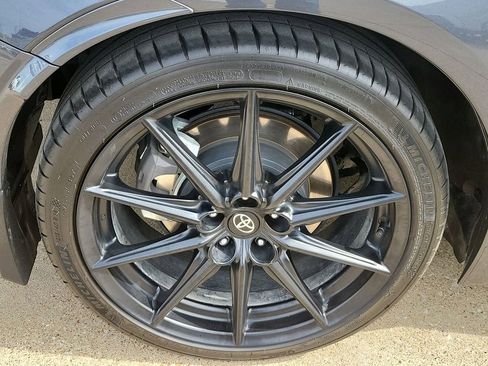Used 2025 Toyota GR86 Premium image 30