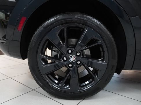 Used 2023 Buick Envision Essence w/ Sport Touring Package AWD/4WD image 29
