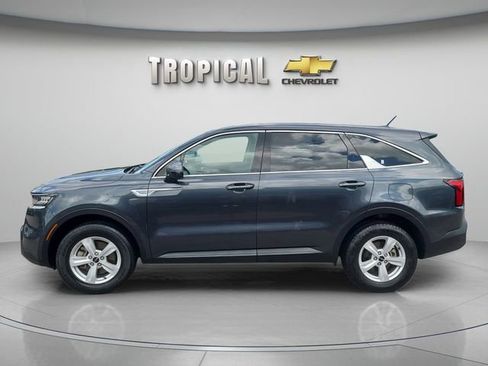 Used 2023 Kia Sorento LX AWD/4WD image 2