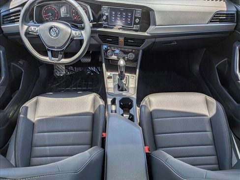 Used 2021 Volkswagen Jetta SE w/ SE Cold Weather Package FWD image 17