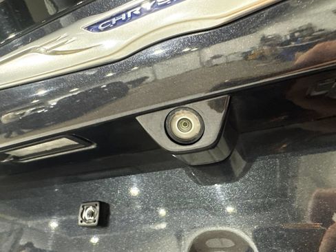 Used 2020 Chrysler Pacifica Touring w/ Advanced Safetytec Group FWD image 29
