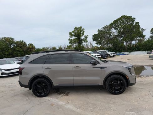 Certified 2026 Kia Sorento SX Prestige AWD/4WD image 9