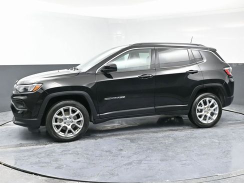 Used 2022 Jeep Compass Latitude image 6
