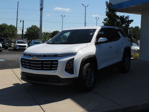 New 2026 Chevrolet Equinox LT FWD image 7