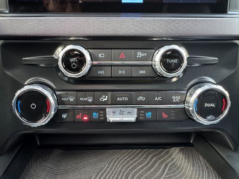 Used 2025 Ford F450 Platinum w/ FX4 Off-Road Package image 46