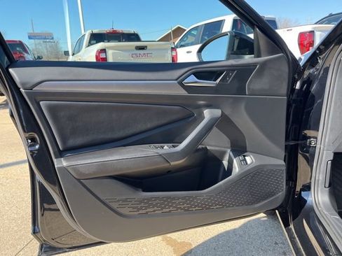 Used 2022 Volkswagen Jetta SE FWD image 10
