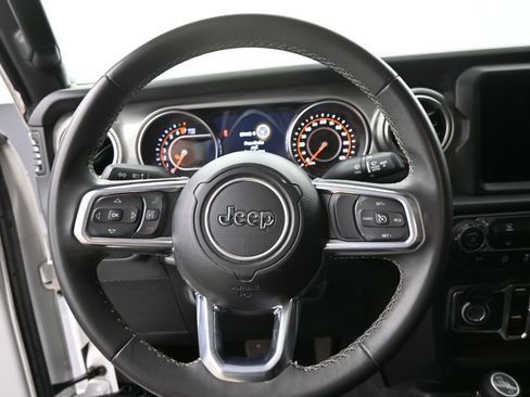 Used 2023 Jeep Gladiator Overland image 24