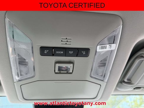 Certified 2025 Toyota RAV4 XLE AWD/4WD image 32