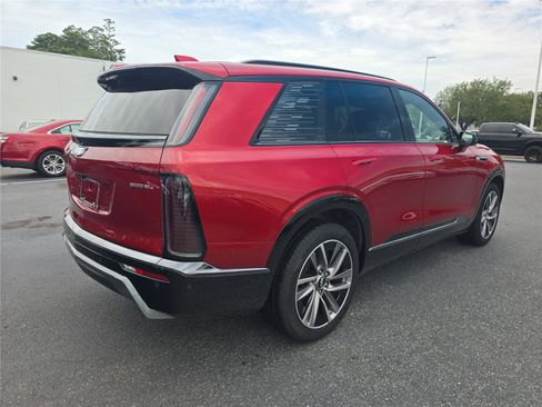 Used 2026 Cadillac Vistiq Sport w/ LPO, Floor Liner Package AWD/4WD image 3
