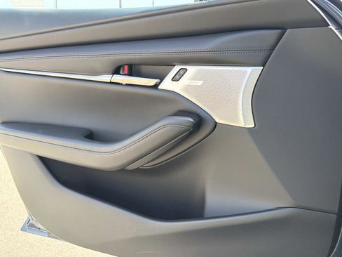 Used 2025 MAZDA MAZDA3 Hatchback w/Premium Plus Pkg image 18