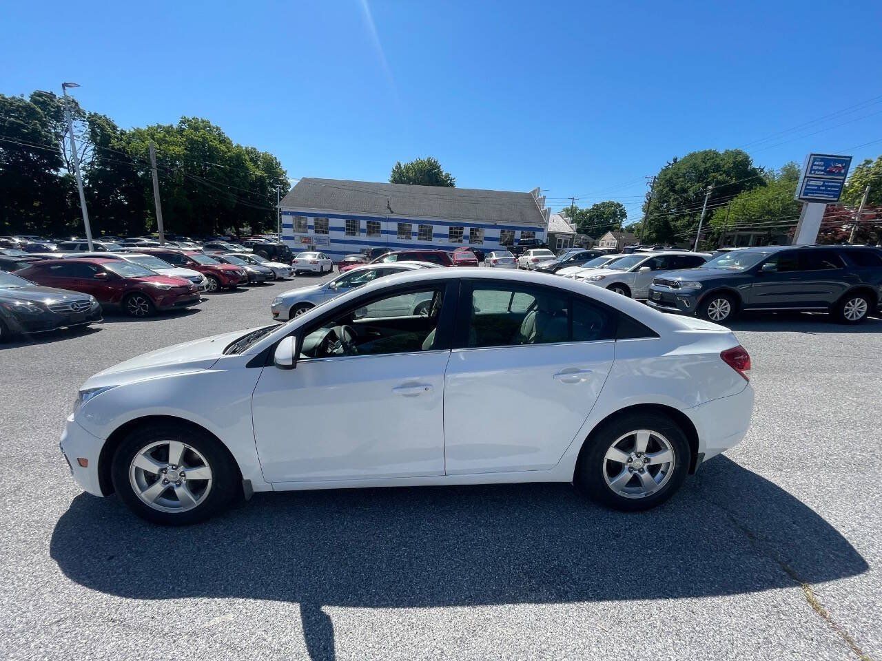 Used 2015 Chevrolet Cruze LT FWD image 9