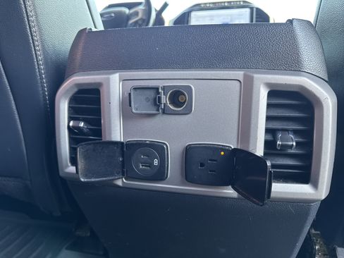 Used 2022 Ford F350 Lariat w/ Chrome Package AWD/4WD image 34