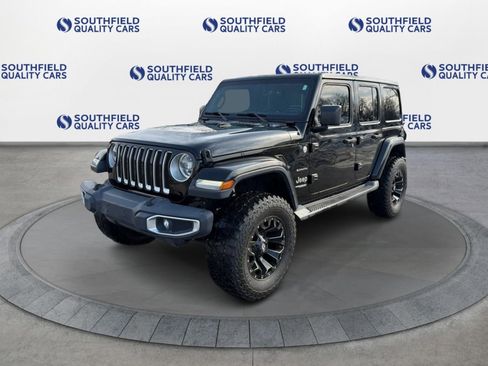 Used 2018 Jeep Wrangler Unlimited Sahara image 2
