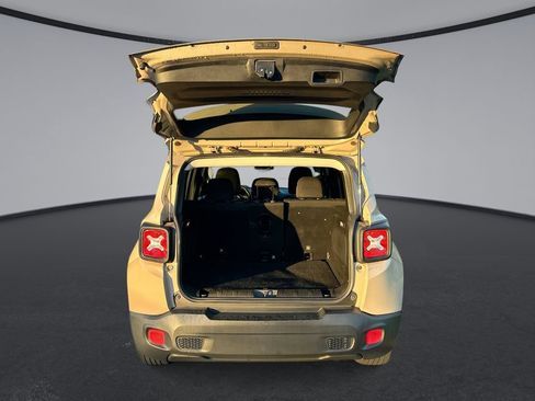 Used 2015 Jeep Renegade Latitude w/ Popular Equipment Group FWD image 29