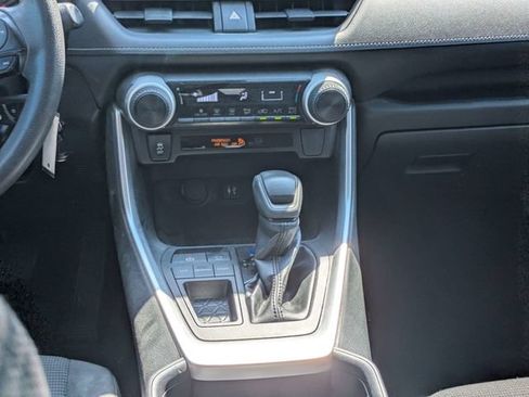 Used 2019 Toyota RAV4 LE FWD image 19