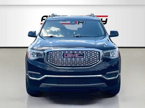 Used 2019 GMC Acadia Denali w/ Technology Package FWD image 2