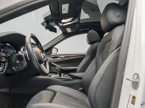 Used 2023 BMW 540i w/ M Sport Package image 34