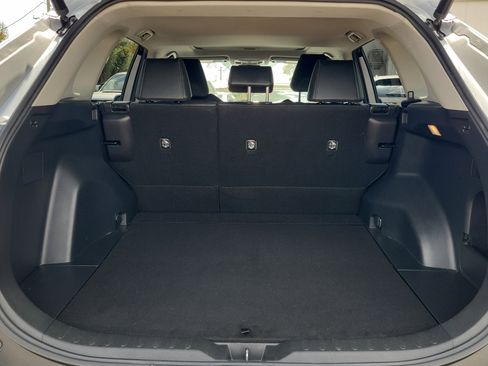 Used 2019 Toyota RAV4 XLE Premium image 10