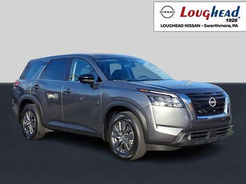 Used 2025 Nissan Pathfinder S image 1