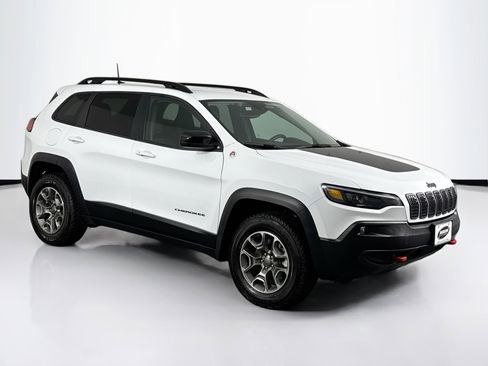 Used 2022 Jeep Cherokee Trailhawk image 2