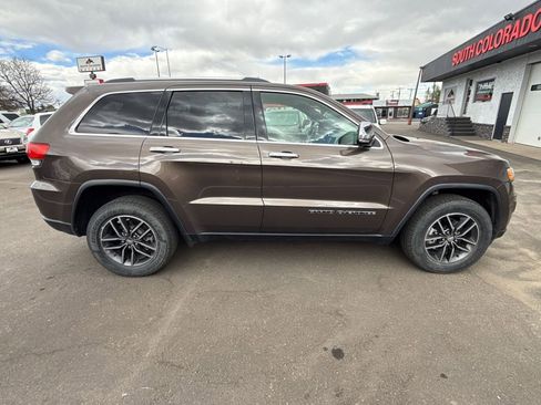 Used 2017 Jeep Grand Cherokee Limited AWD/4WD image 8