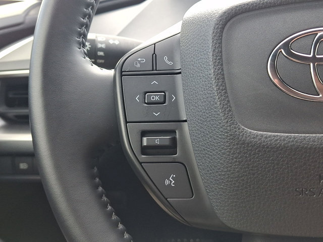 Used 2025 Toyota Prius LE FWD image 17