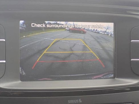 Used 2016 Kia Sorento LX w/ LX Convenience Package image 13