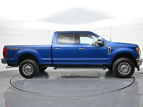 Used 2022 Ford F350 Lariat w/ Chrome Package image 5