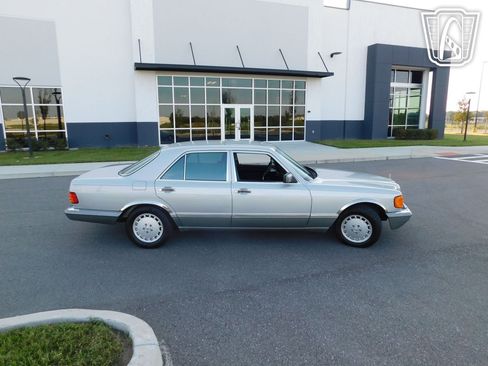 Used 1990 Mercedes-Benz 300 SE image 13