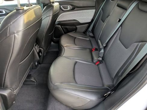 Used 2024 Jeep Compass Latitude image 26