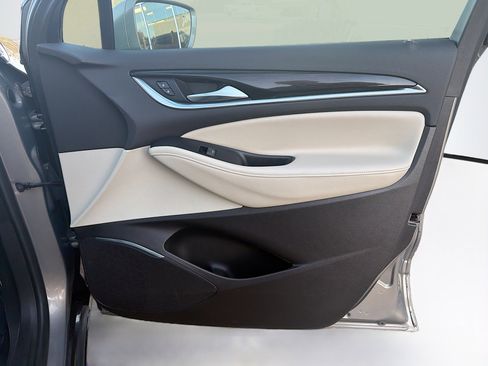 Used 2018 Buick Enclave Essence w/ Trailering Package AWD/4WD image 34