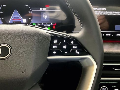 Used 2025 Audi Q5 Premium Plus image 25