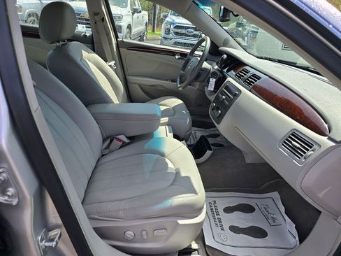Used 2010 Buick Lucerne CXL FWD image 11
