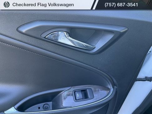 Used 2024 Chevrolet Malibu LT image 25