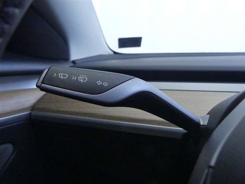 Used 2023 Tesla Model 3 Standard Range RWD image 19