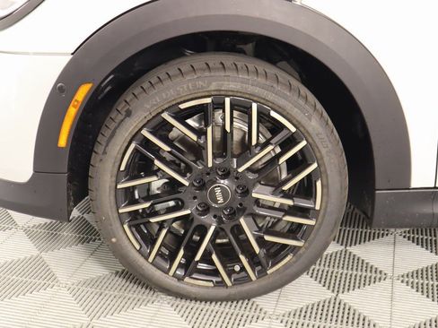 New 2025 MINI Cooper 2-Door Hardtop image 18