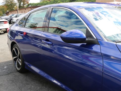 Used 2018 Honda Accord Sport image 10