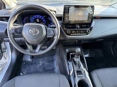 Used 2022 Toyota Corolla LE image 17