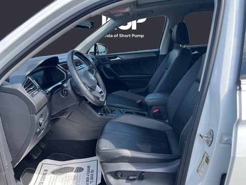 Used 2023 Volkswagen Tiguan SE FWD image 9