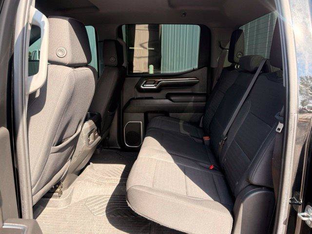 Used 2023 Chevrolet Silverado 1500 RST w/ Z71 Off-Road Package AWD/4WD image 6
