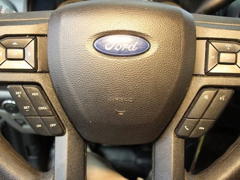 Used 2015 Ford F150 XLT image 18