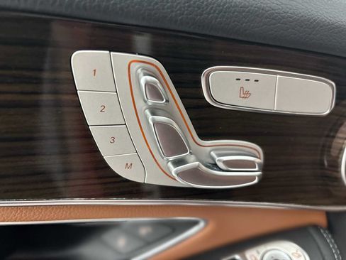 Used 2022 Mercedes-Benz GLC 300 4MATIC image 14
