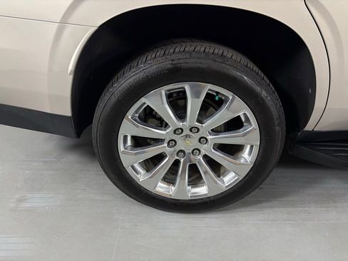 Used 2021 Chevrolet Tahoe Premier w/ Premium Package image 13