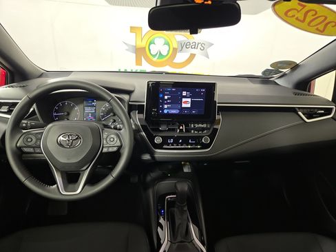 Used 2025 Toyota Corolla SE w/ SE Package FWD image 13