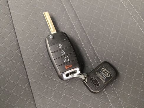 Used 2019 Kia Sorento AWD V6 image 32