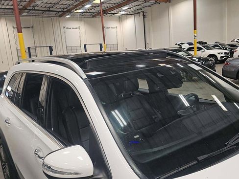 Used 2021 Mercedes-Benz GLS 450 4MATIC image 22