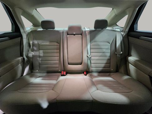 Used 2018 Ford Fusion SE w/ Fusion SE Technology Package image 29